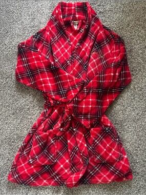Victorias Secret PINK fuzzy robe